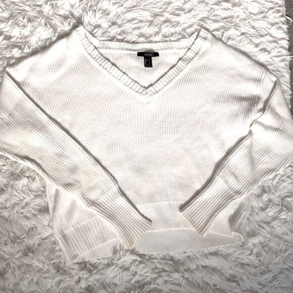 3/$45 Forever 21 V-Neck Oversized Sweater - Picture 2 of 4